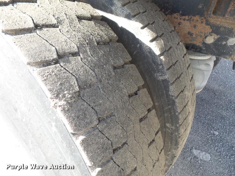 image for item DA6331 1989 Peterbilt 379 dump truck