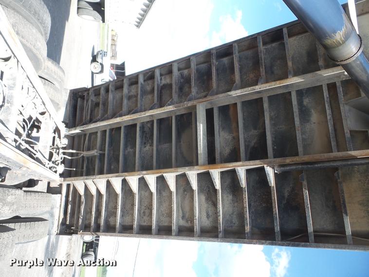 image for item DA6331 1989 Peterbilt 379 dump truck