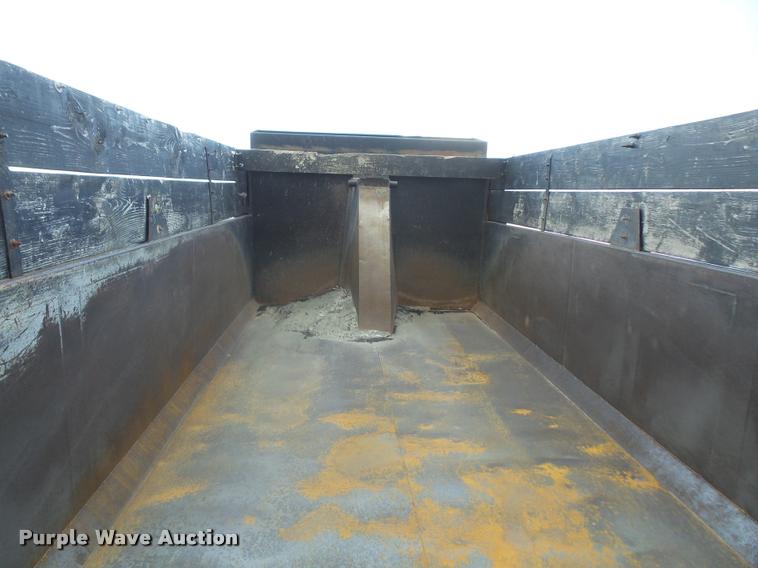 image for item DA6331 1989 Peterbilt 379 dump truck