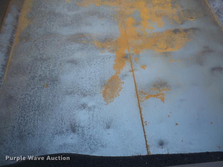 image for item DA6331 1989 Peterbilt 379 dump truck