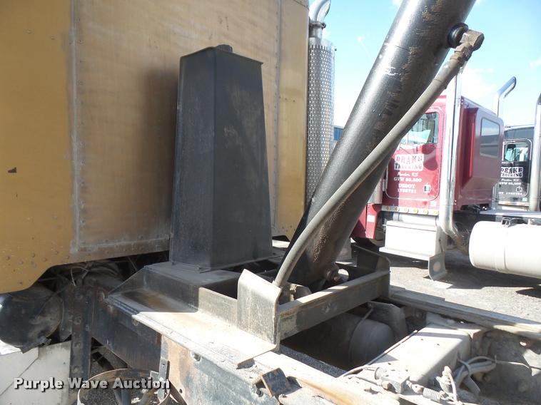 image for item DA6331 1989 Peterbilt 379 dump truck