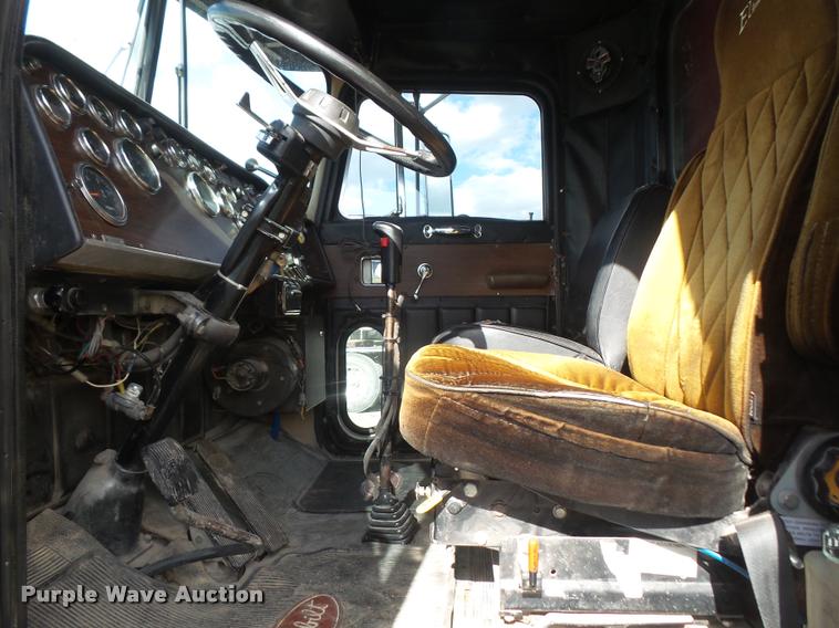 image for item DA6332 1977 Peterbilt 359 dump truck