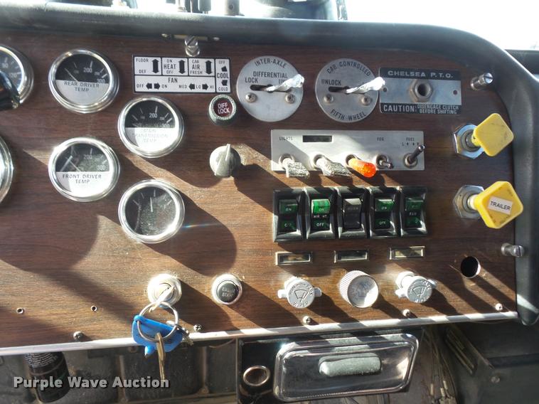 image for item DA6332 1977 Peterbilt 359 dump truck