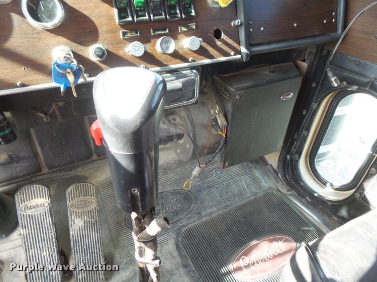 image for item DA6332 1977 Peterbilt 359 dump truck