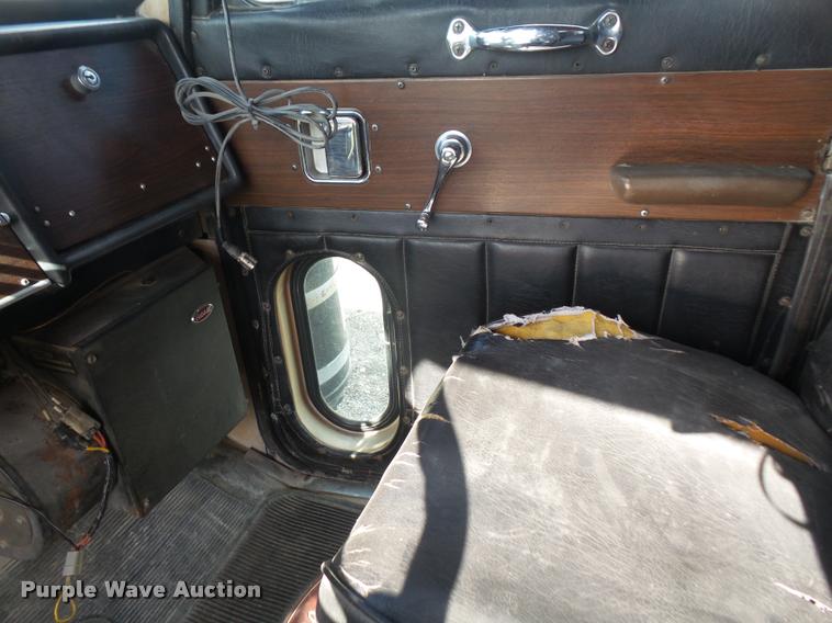 image for item DA6332 1977 Peterbilt 359 dump truck