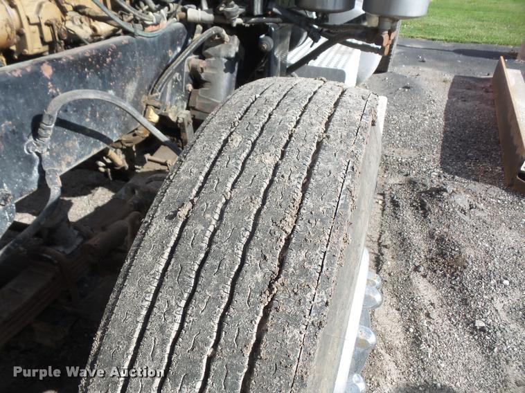 image for item DA6332 1977 Peterbilt 359 dump truck