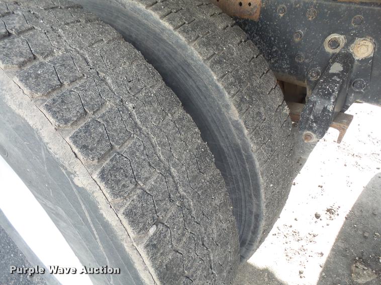 image for item DA6332 1977 Peterbilt 359 dump truck