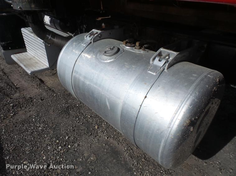 image for item DA6332 1977 Peterbilt 359 dump truck