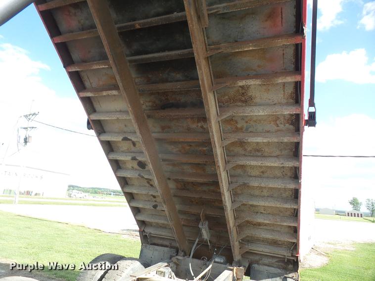 image for item DA6332 1977 Peterbilt 359 dump truck