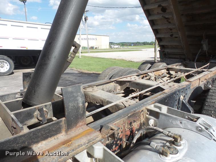 image for item DA6332 1977 Peterbilt 359 dump truck