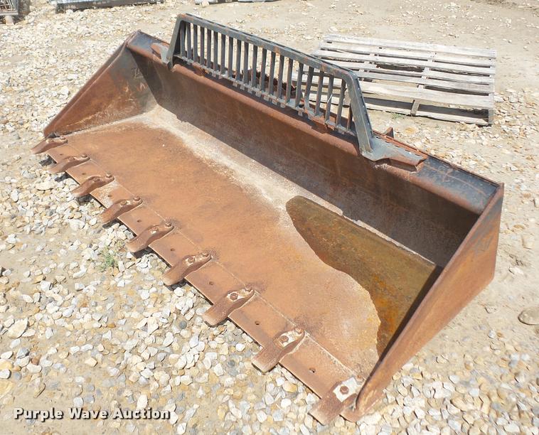 image for item DA8245 Caterpillar skid steer bucket