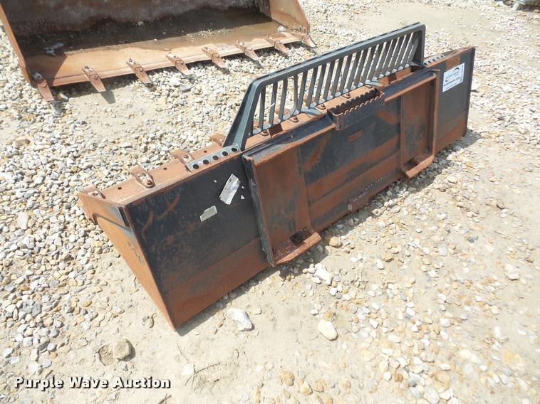 image for item DA8245 Caterpillar skid steer bucket