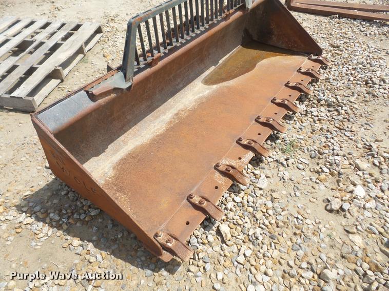 image for item DA8245 Caterpillar skid steer bucket