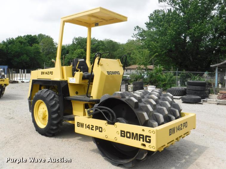 image for item DB3937 1985 Bomag BW142PD vibratory single drum roller