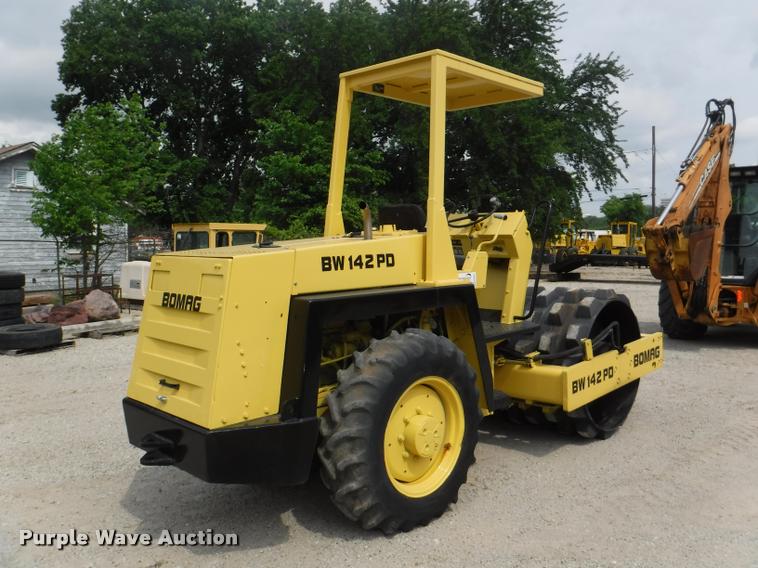image for item DB3937 1985 Bomag BW142PD vibratory single drum roller