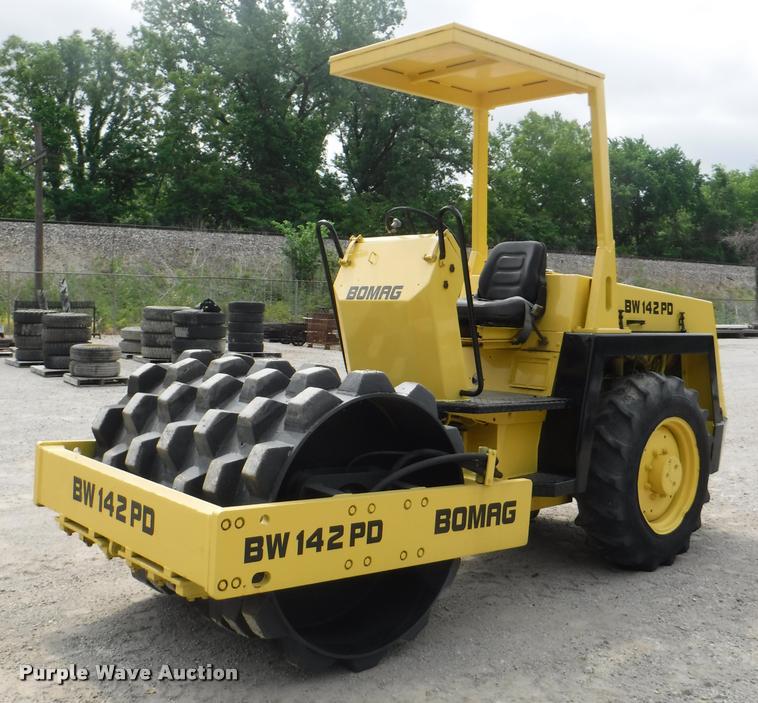 image for item DB3937 1985 Bomag BW142PD vibratory single drum roller