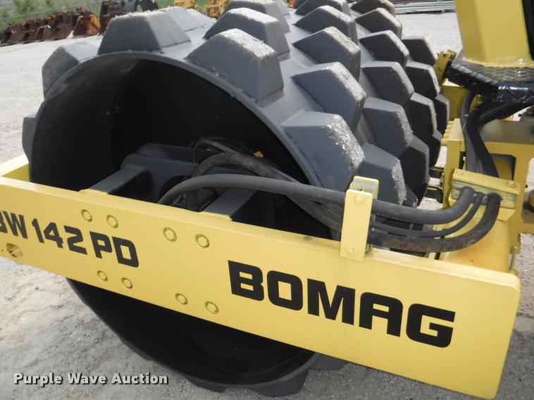 image for item DB3937 1985 Bomag BW142PD vibratory single drum roller