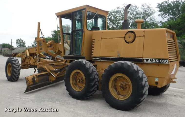 image for item DB3939 1995 Galion 850B motor grader