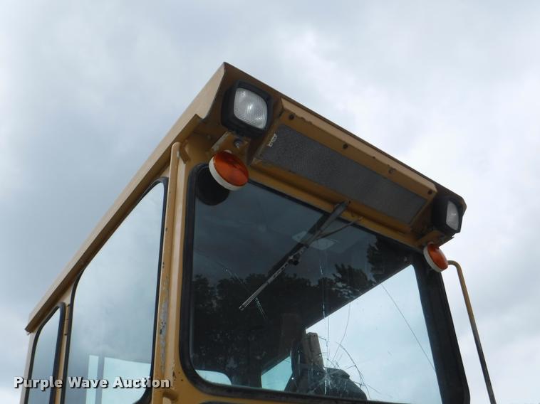 image for item DB3939 1995 Galion 850B motor grader