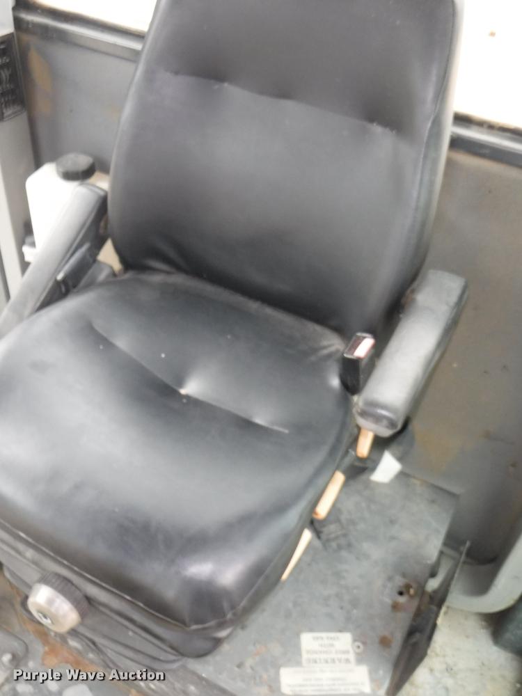 image for item DB3939 1995 Galion 850B motor grader