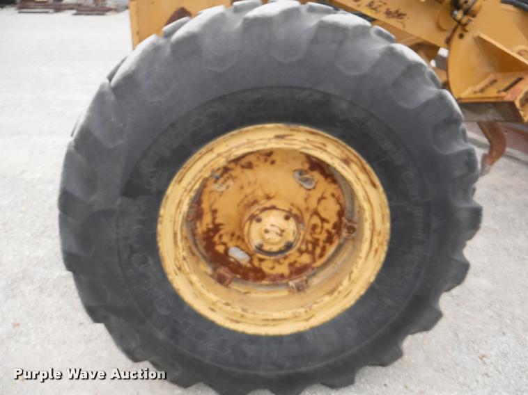 image for item DB3939 1995 Galion 850B motor grader