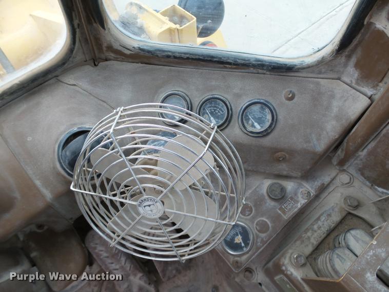 image for item DB4727 1989 Caterpillar 950E wheel loader