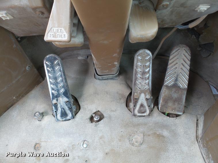 image for item DB4729 1989 Caterpillar 950E wheel loader