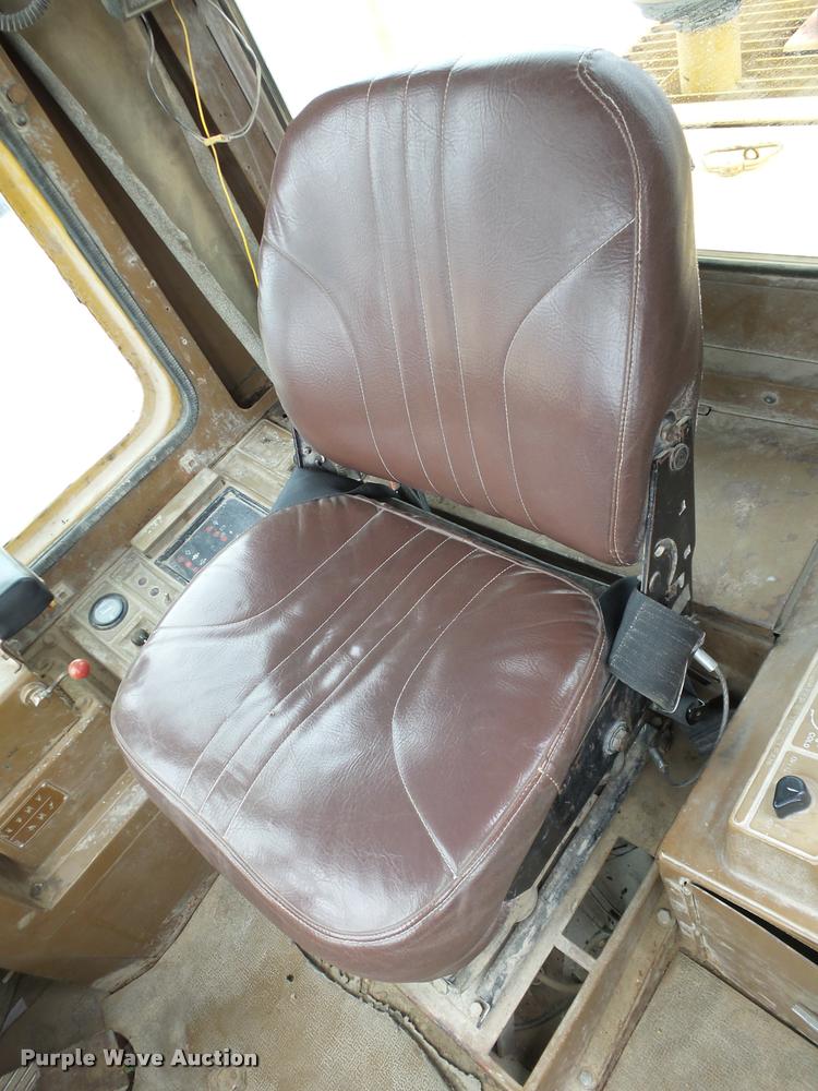 image for item DB4729 1989 Caterpillar 950E wheel loader