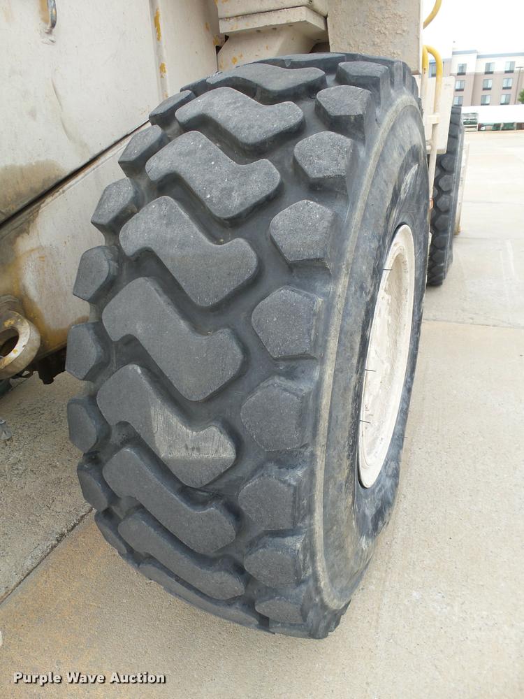 image for item DB4730 1987 Caterpillar 950B wheel loader