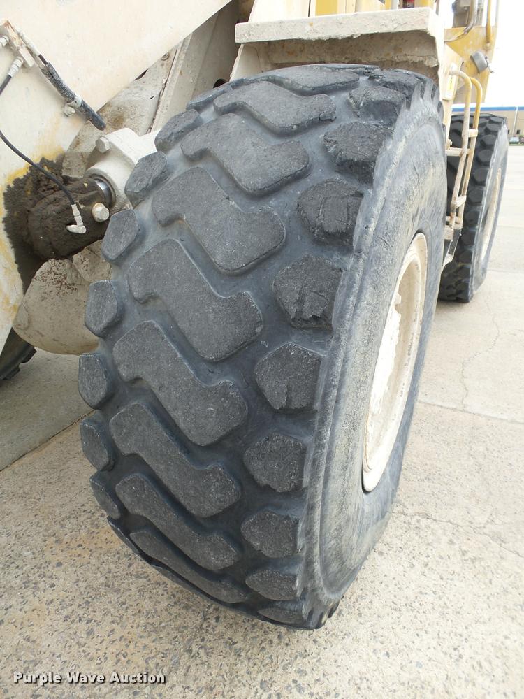 image for item DB4730 1987 Caterpillar 950B wheel loader