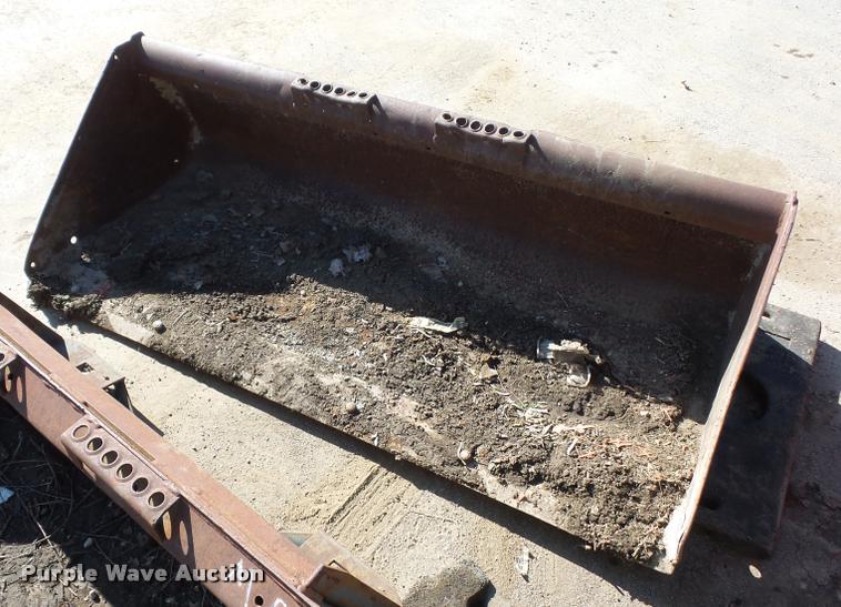 image for item DD9428 Skid steer bucket