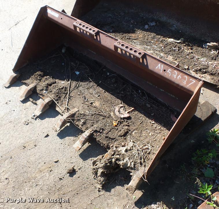 image for item DD9429 Skid steer bucket