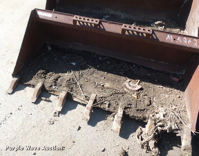 image for item DD9429 Skid steer bucket