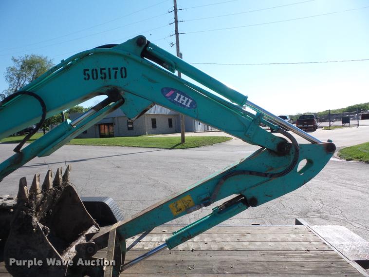 image for item DD9431 2004 IHI 30NX-2 compact excavator