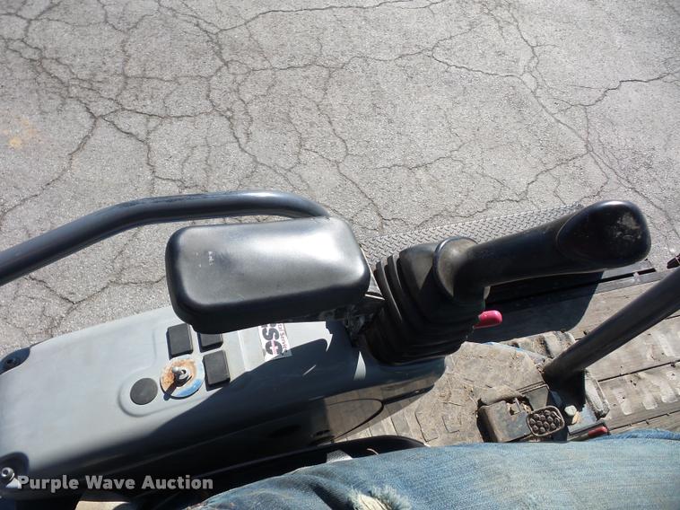 image for item DD9431 2004 IHI 30NX-2 compact excavator