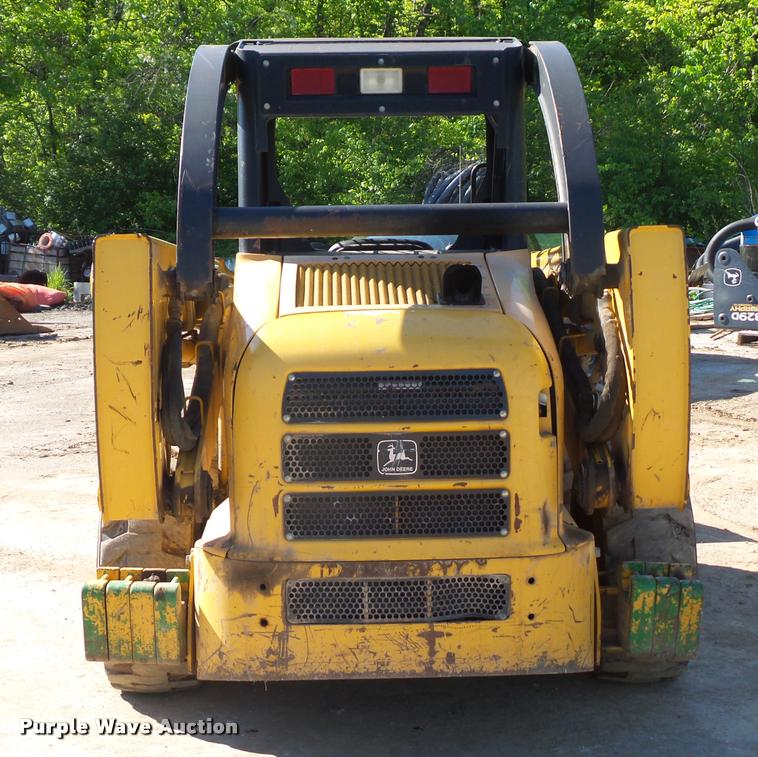 image for item DD9432 2000 John Deere 260 skid steer