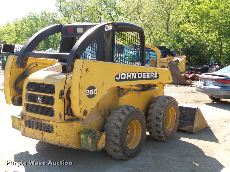 image for item DD9432 2000 John Deere 260 skid steer