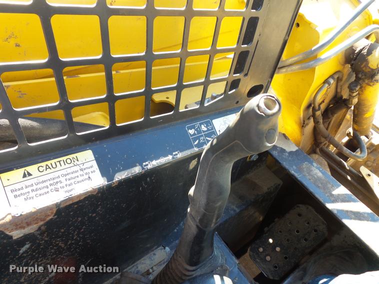 image for item DD9432 2000 John Deere 260 skid steer