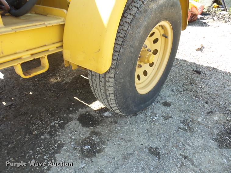 image for item DD9433 2001 Vermeer BC935 wood chipper