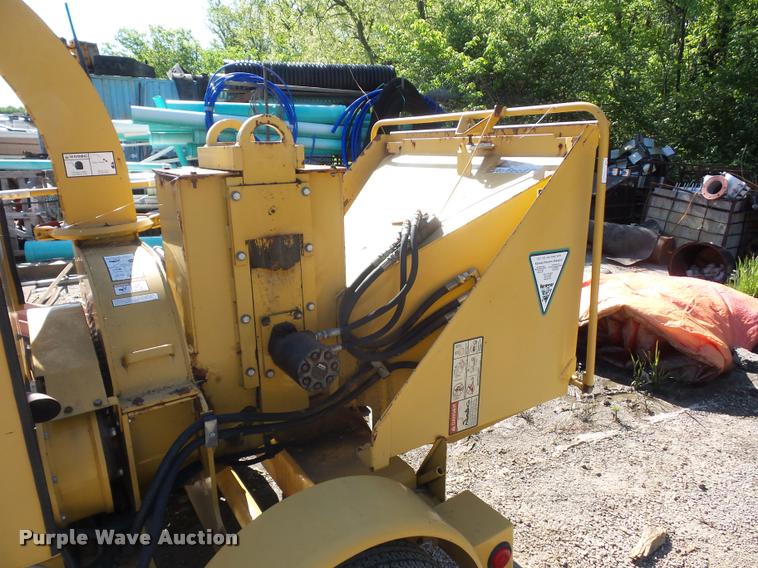 image for item DD9433 2001 Vermeer BC935 wood chipper