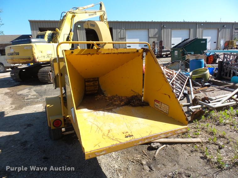image for item DD9433 2001 Vermeer BC935 wood chipper