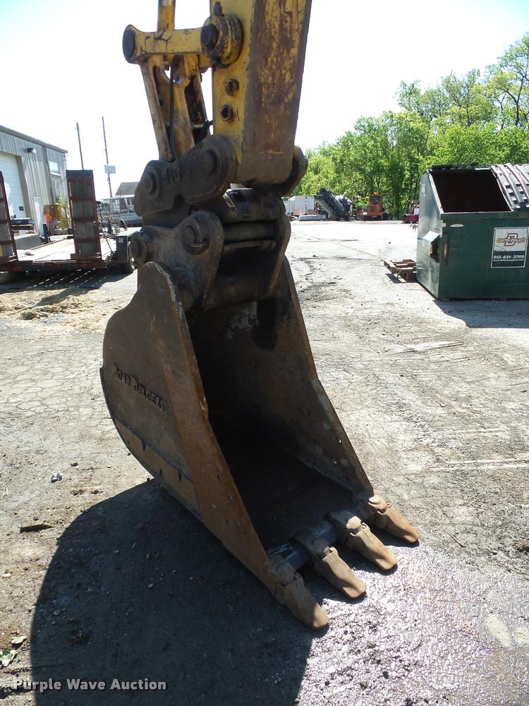 image for item DD9434 2001 Komatsu PC200LC excavator