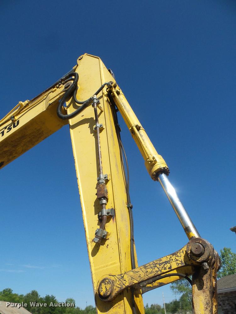 image for item DD9434 2001 Komatsu PC200LC excavator