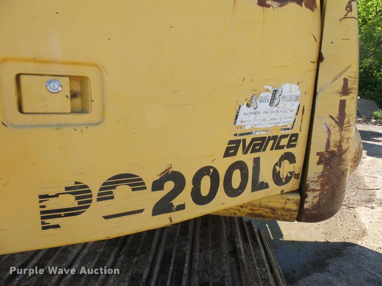 image for item DD9434 2001 Komatsu PC200LC excavator