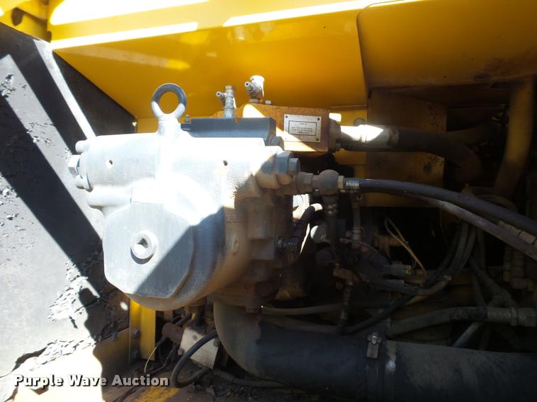 image for item DD9434 2001 Komatsu PC200LC excavator