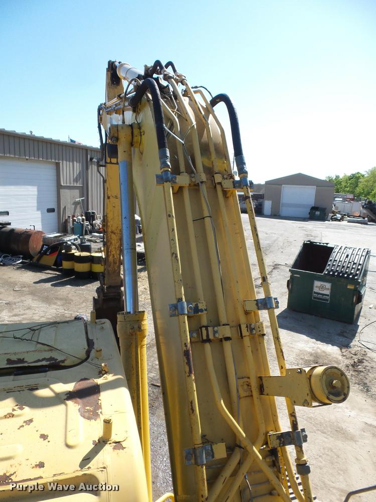 image for item DD9434 2001 Komatsu PC200LC excavator