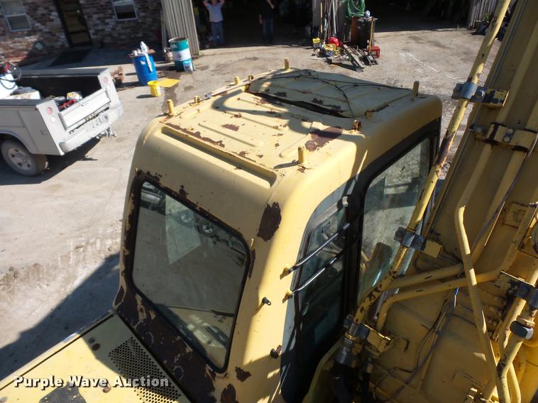 image for item DD9434 2001 Komatsu PC200LC excavator