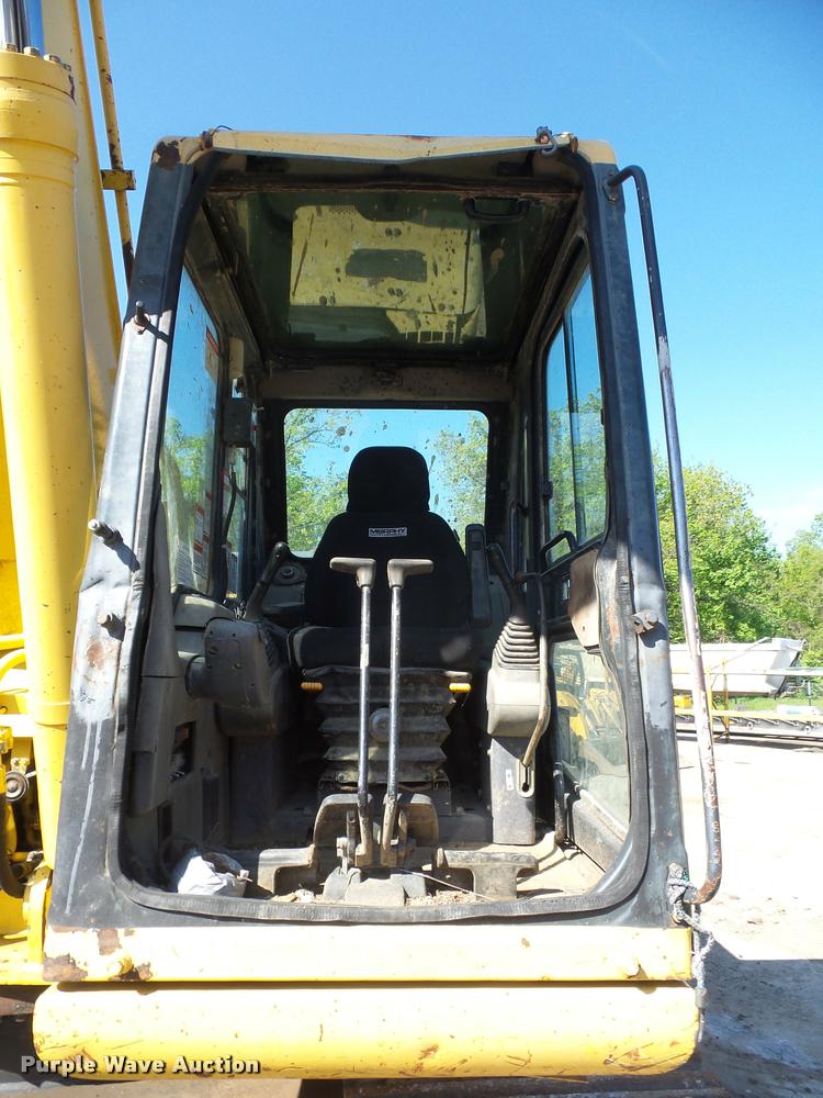image for item DD9434 2001 Komatsu PC200LC excavator