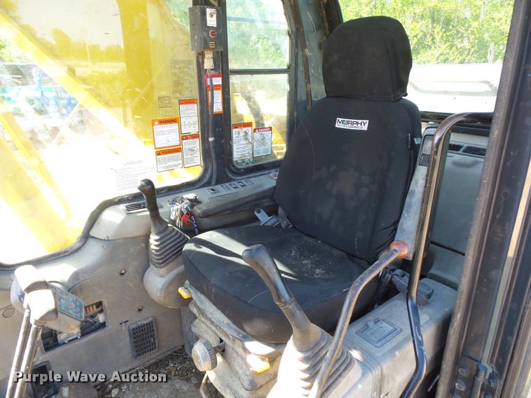 image for item DD9434 2001 Komatsu PC200LC excavator