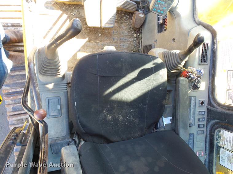 image for item DD9434 2001 Komatsu PC200LC excavator